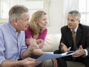 Couple discussing with a Professional